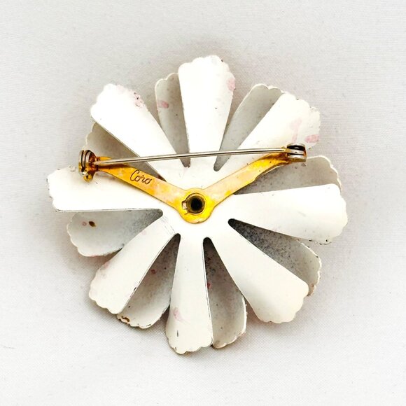 Vintage Coro Sugar Textured Enameled Flower Brooch - Picture 2 of 6